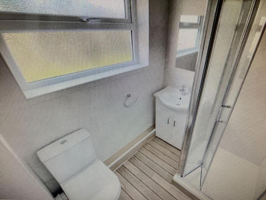 Ocean Breeze, Gower Holiday Village. Allows Dogs Swansea Exteriör bild