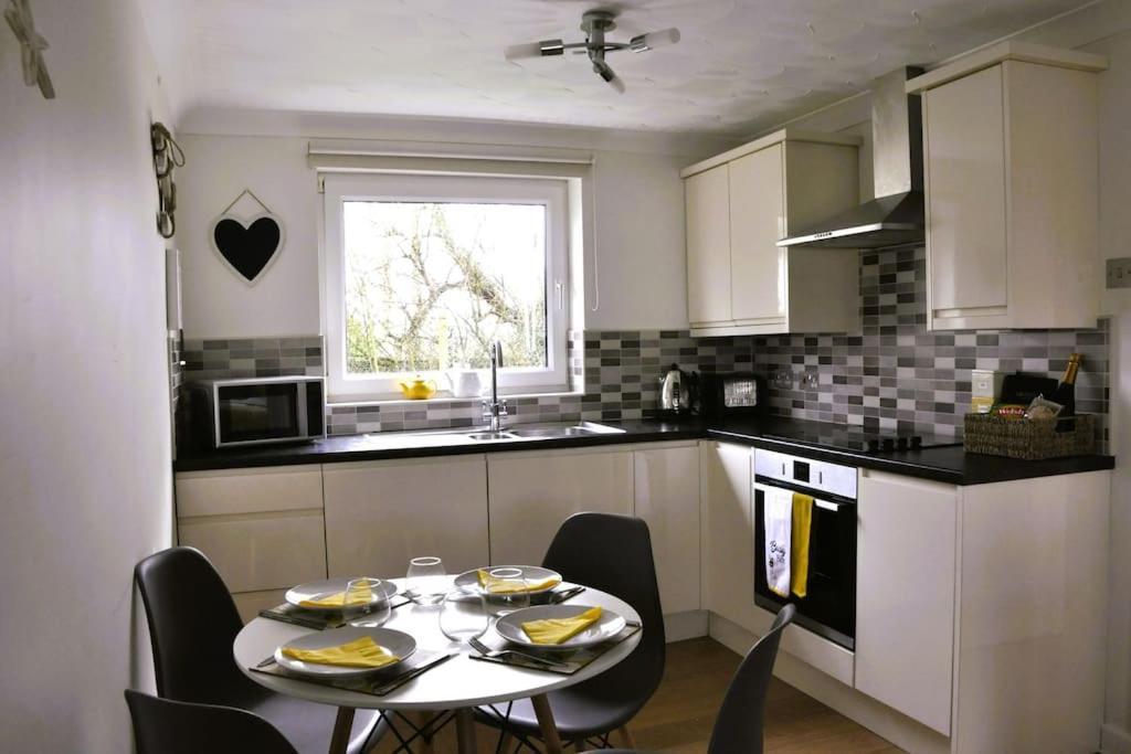 Ocean Breeze, Gower Holiday Village. Allows Dogs Swansea Exteriör bild